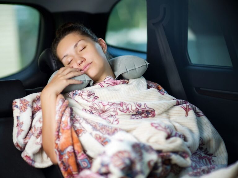 How to Sleep Comfortably and Well in Your Car's Backseat